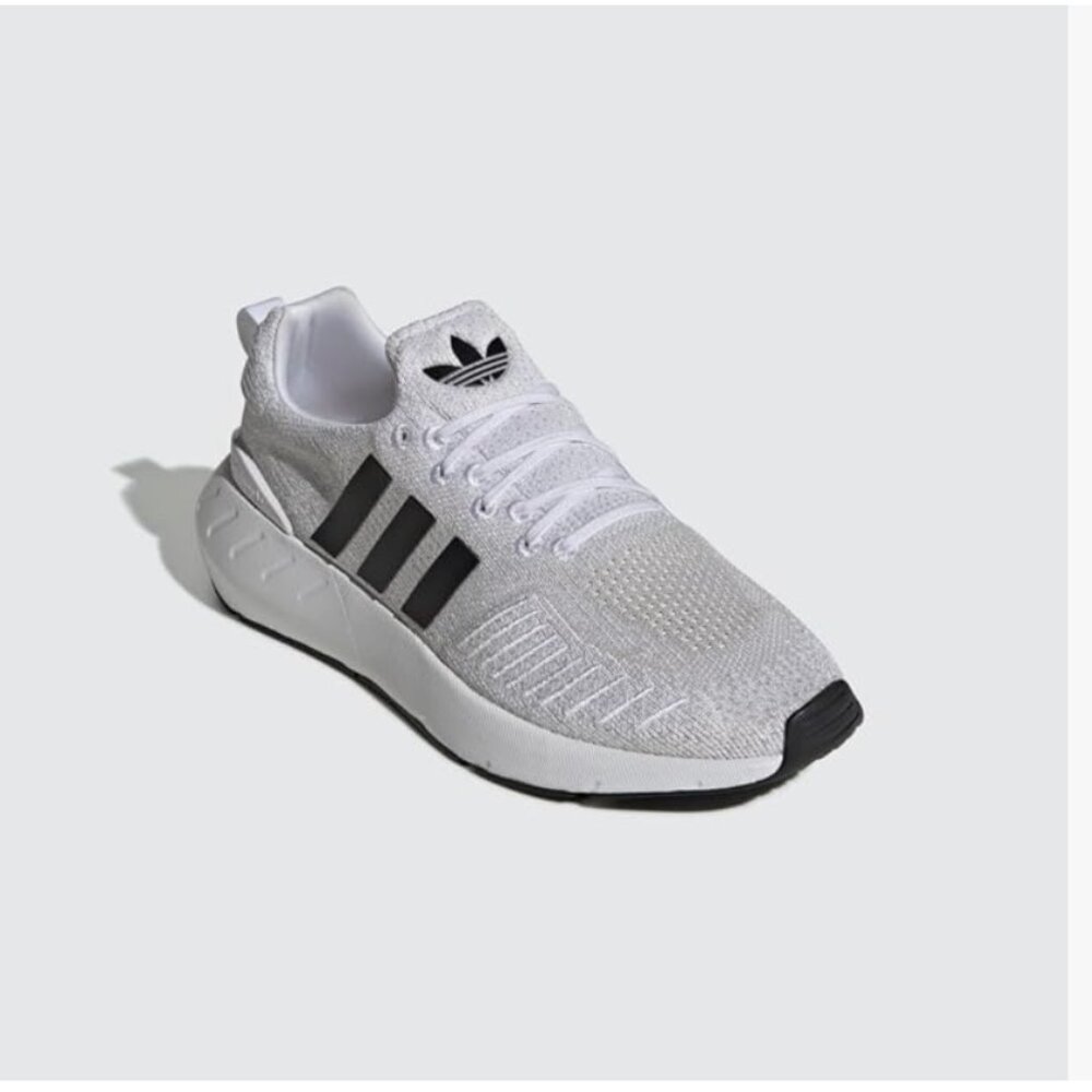 NWT Adidas Mens Swift Run 22 Size 13
